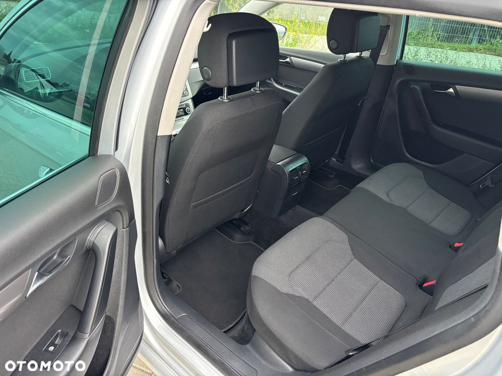 Volkswagen Passat 2.0 TDI BlueMotion Technology Highline - 18