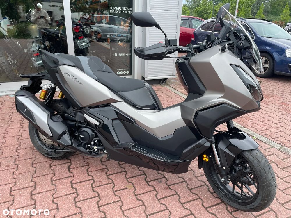 Honda ADV350 - 5