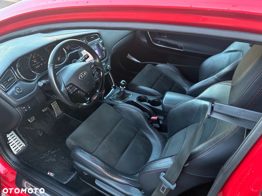 Kia Ceed 1.6 T-GDI GT L - 15