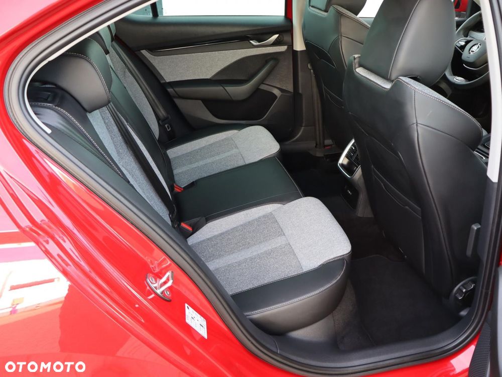 Skoda Octavia 1.5 TSI Selection - 6