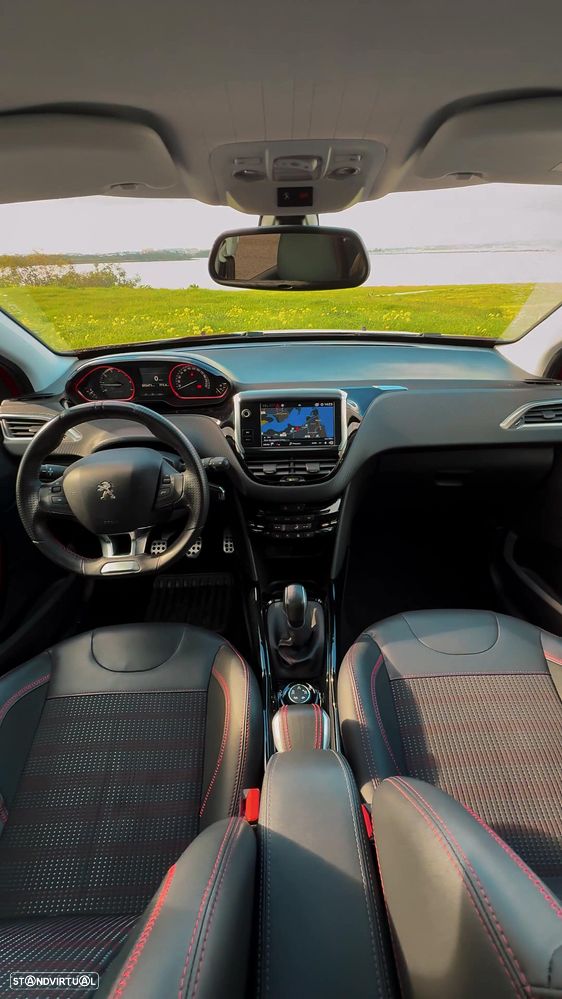 Peugeot 2008 - 8