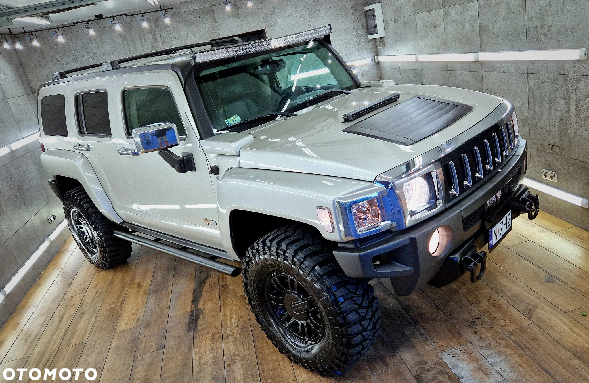 Hummer H3 Alpha - 32