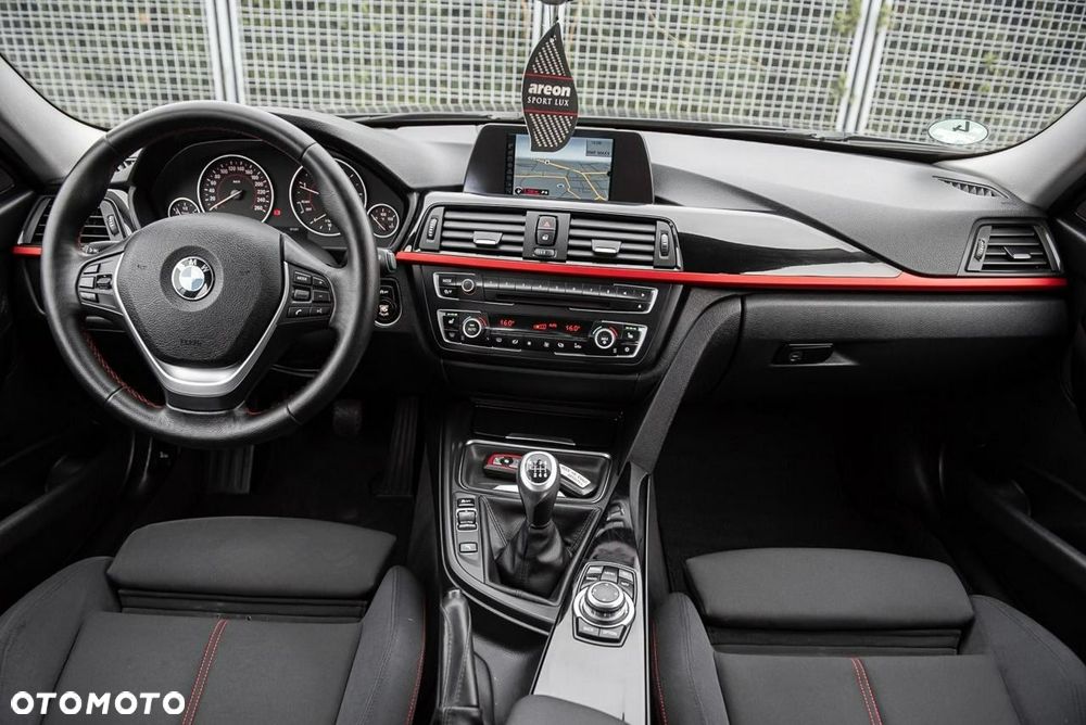 BMW Seria 3 320d Sport Line - 5