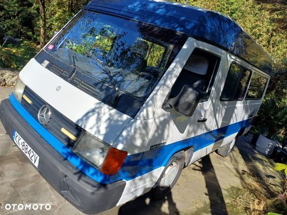 Mercedes-Benz MB 100