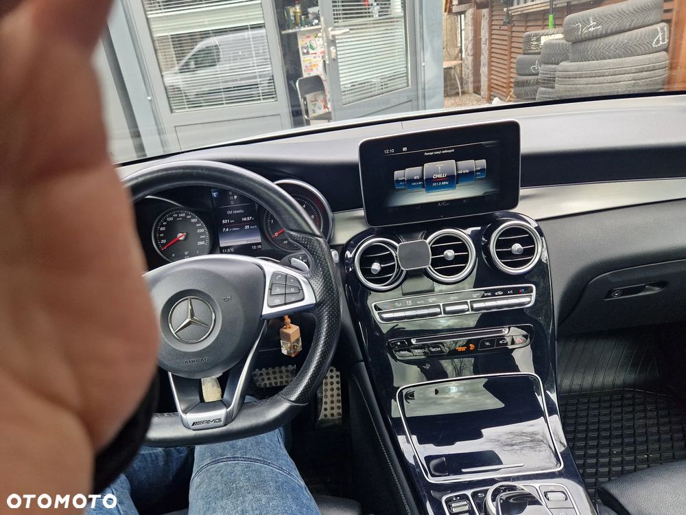 Mercedes-Benz GLC 250 d 4Matic 9G-TRONIC AMG Line - 28