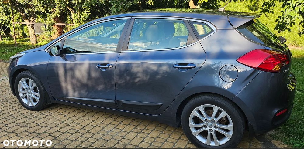 Kia Ceed 2012 photo 3