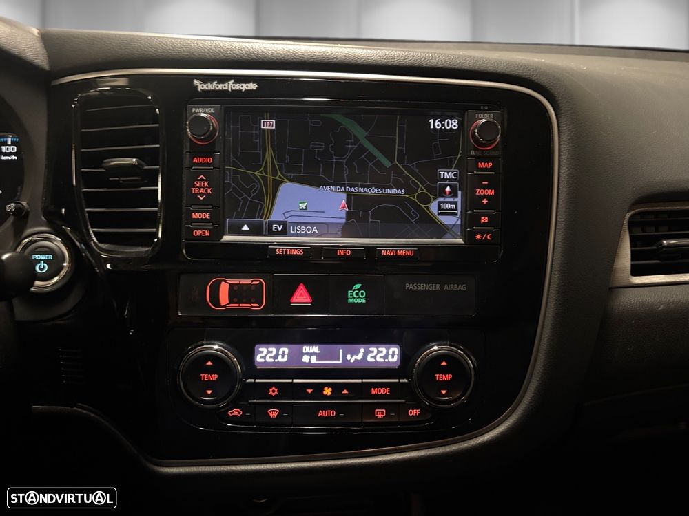 Mitsubishi Outlander - 8