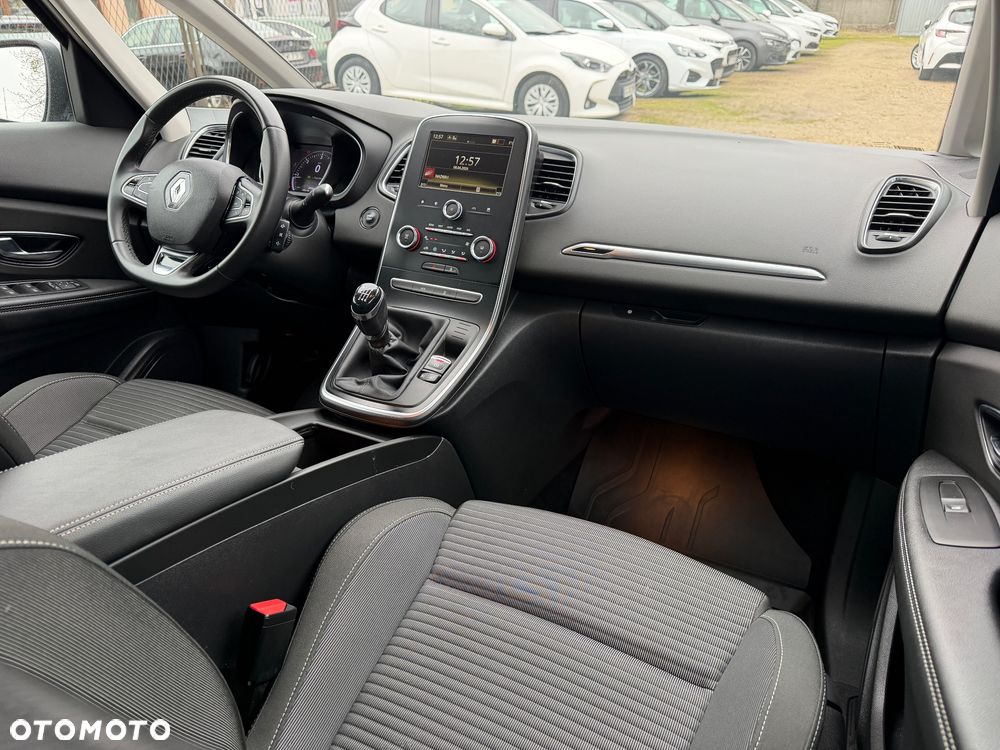 Renault Scenic - 16