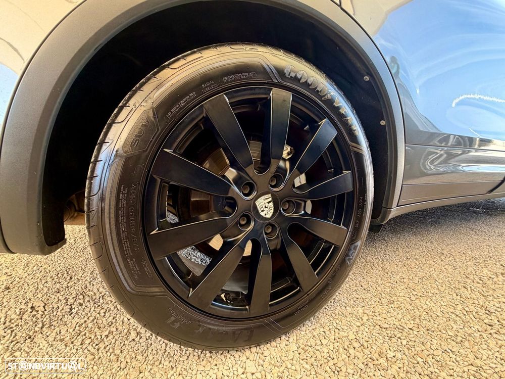 Porsche Cayenne S - 25