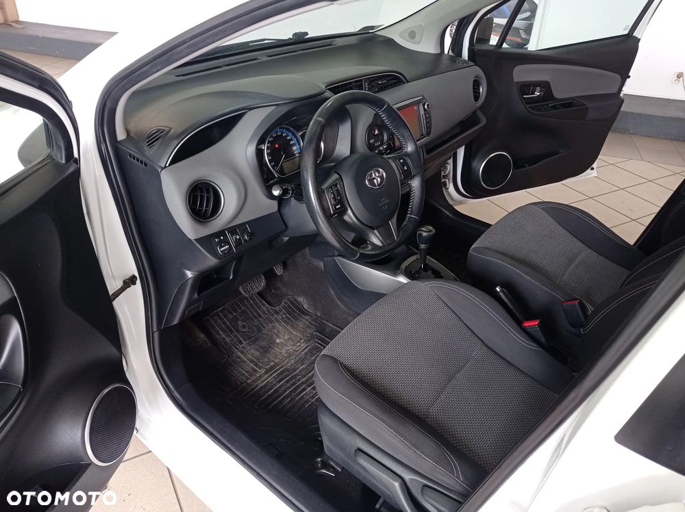 Toyota Yaris - 16
