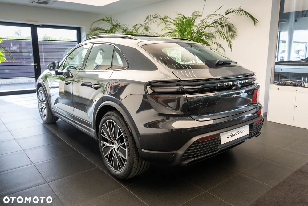 Porsche Macan - 3