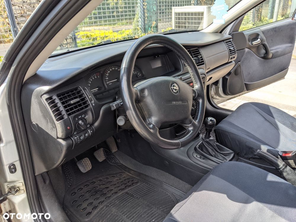 Opel Vectra - 9