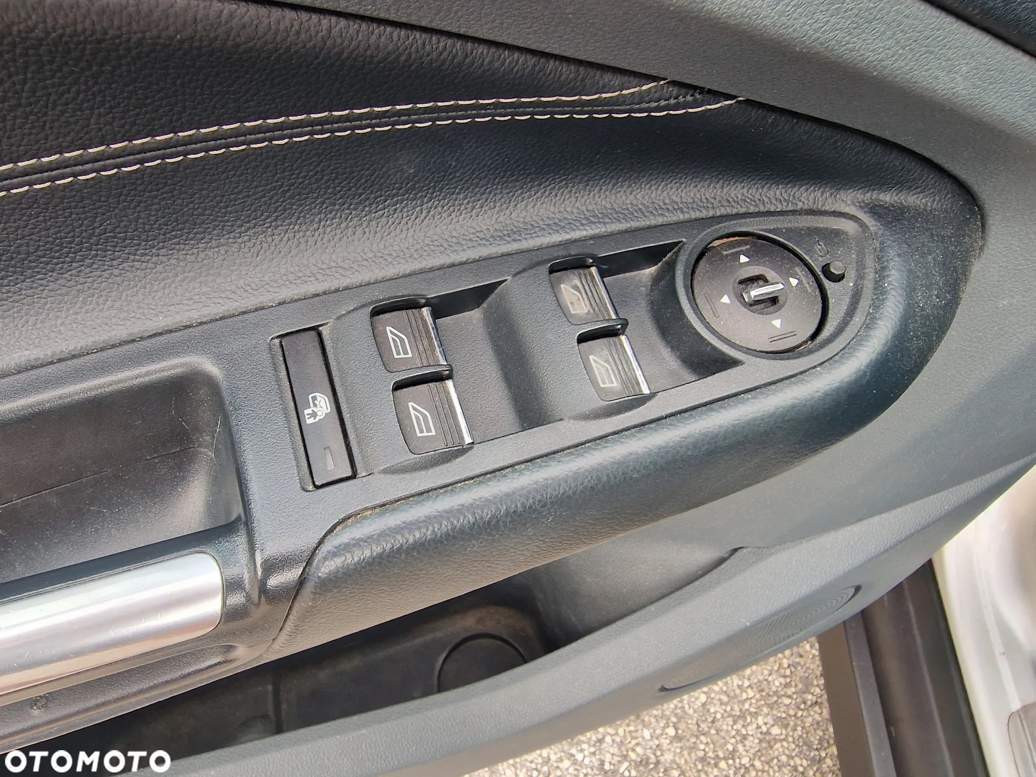 Ford C-MAX 1.6 EcoBoost Titanium - 29