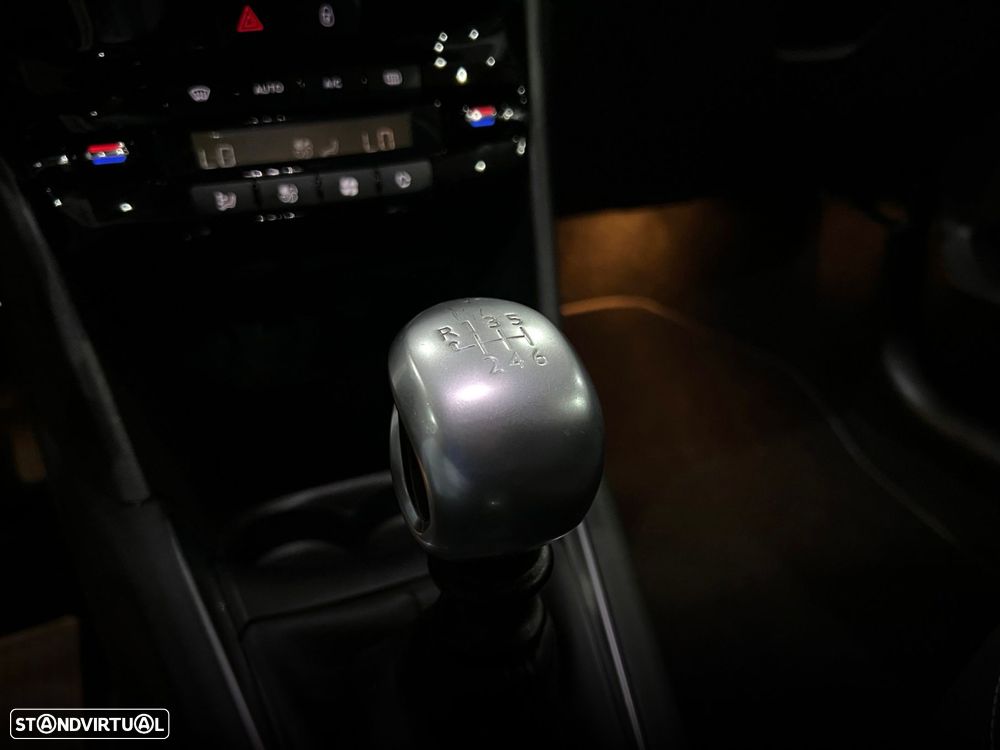 Peugeot 208 1.2 PureTech Allure - 23