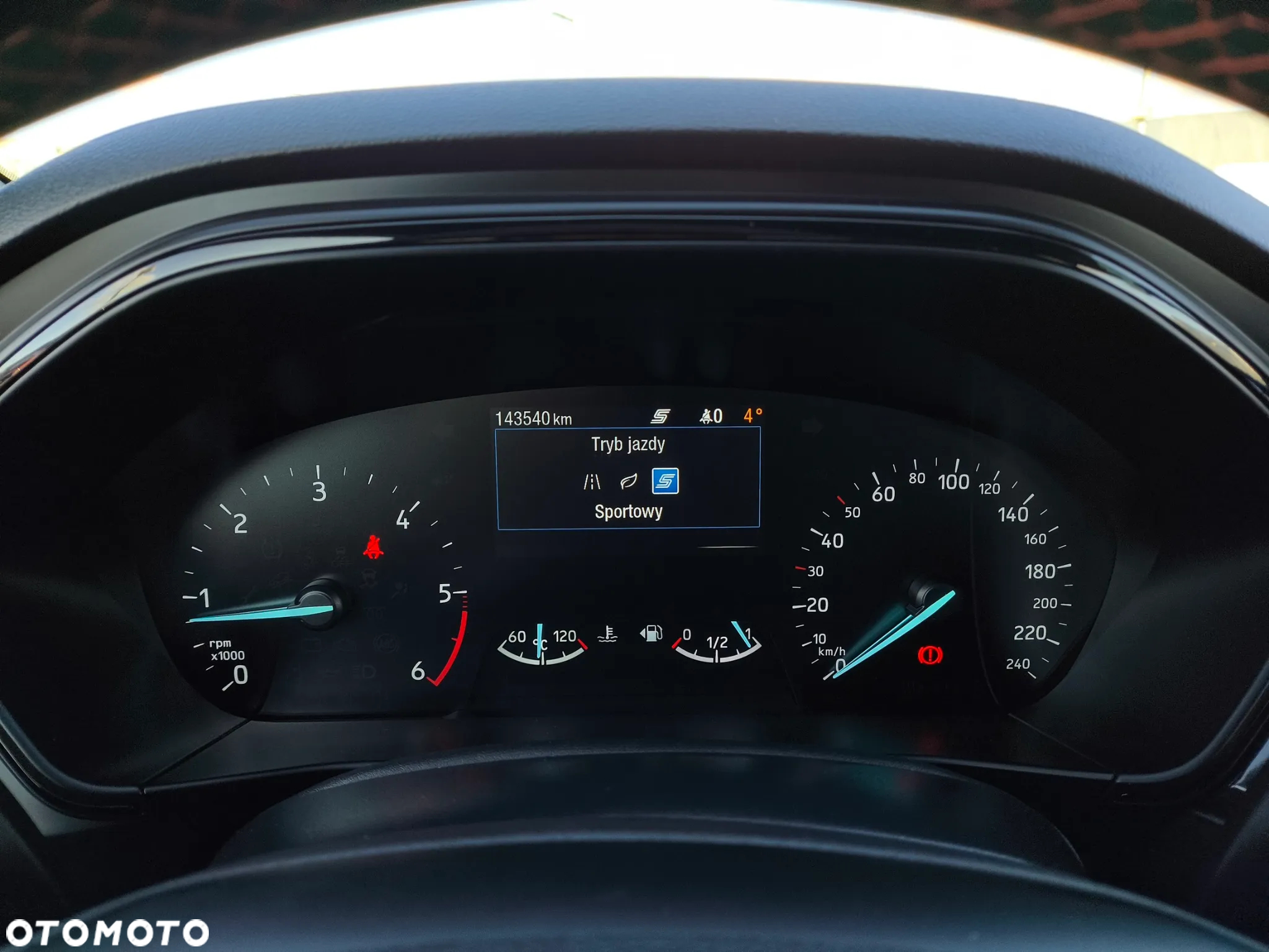 Ford Focus 1.5 EcoBlue Start-Stopp-System ST-LINE - 28