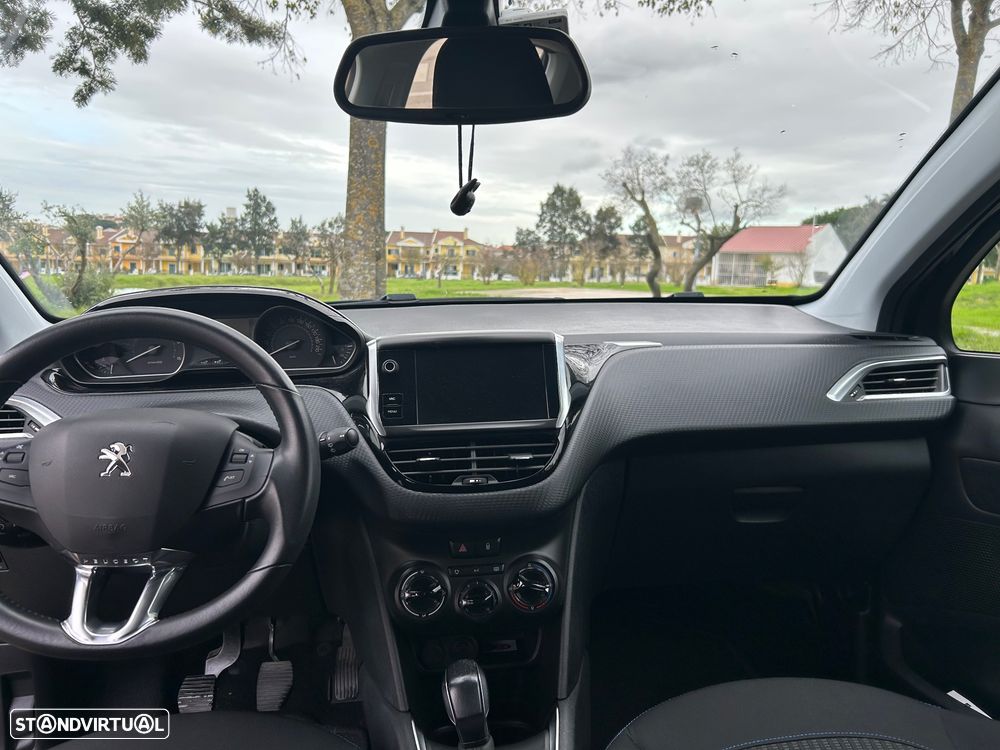 Peugeot 208 1.5 BlueHDi Signature - 4