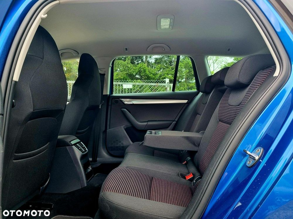Skoda Octavia 2.0 TDI DSG Tour - 10