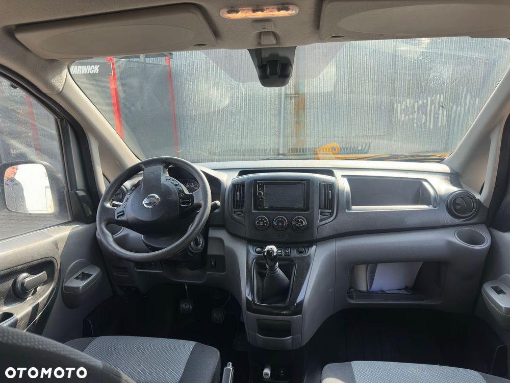 Nissan NV200 - 10