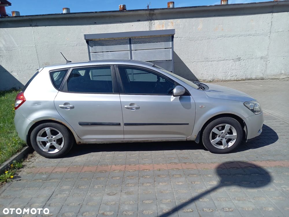 Kia Ceed 1.6 Crdi M - 4