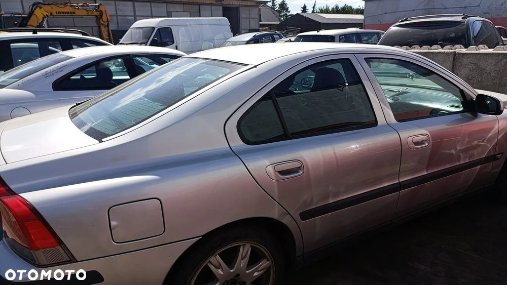 35459 volvo  s60 2.4D D5244T 163 km na częśći lakier 42-600 - 14