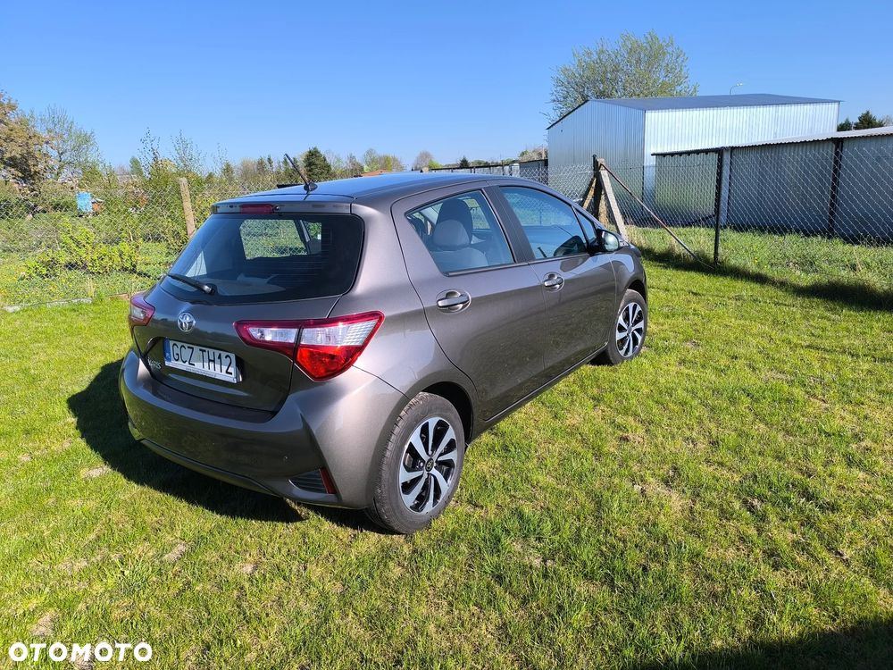 Toyota Yaris - 10