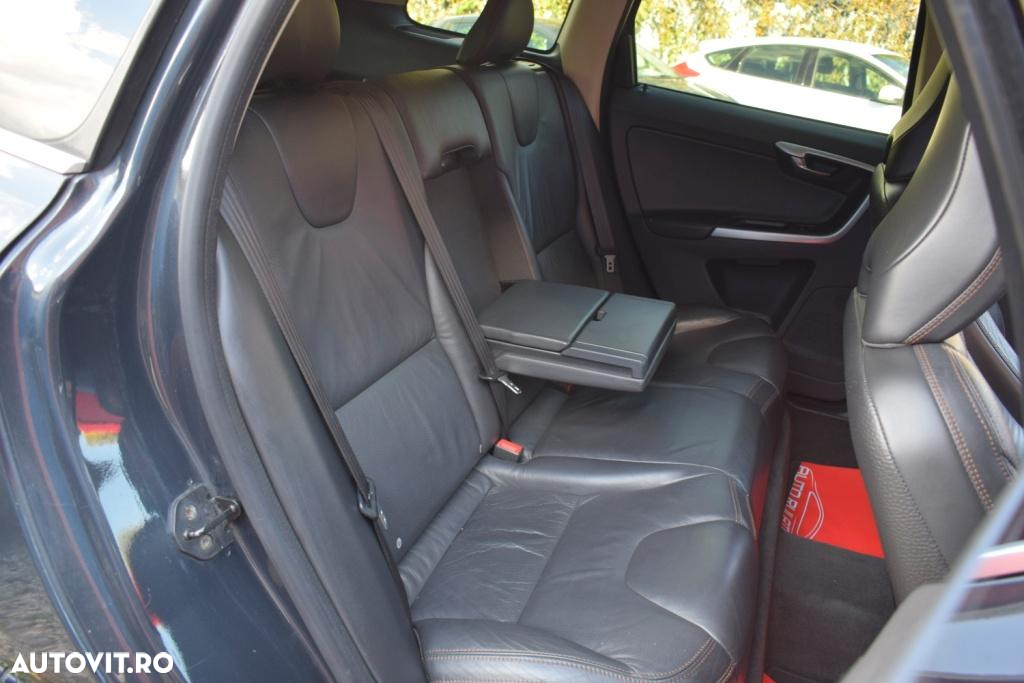 Volvo XC 60 D5 AWD Kinetic - 13