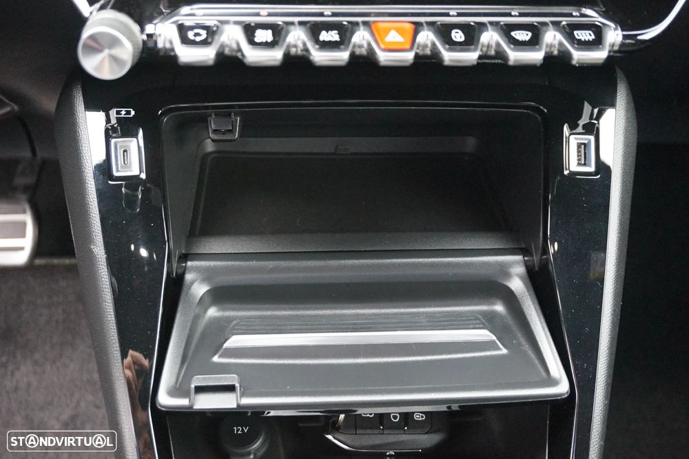 Peugeot 2008 1.5 BlueHDi GT Line EAT8 - 28