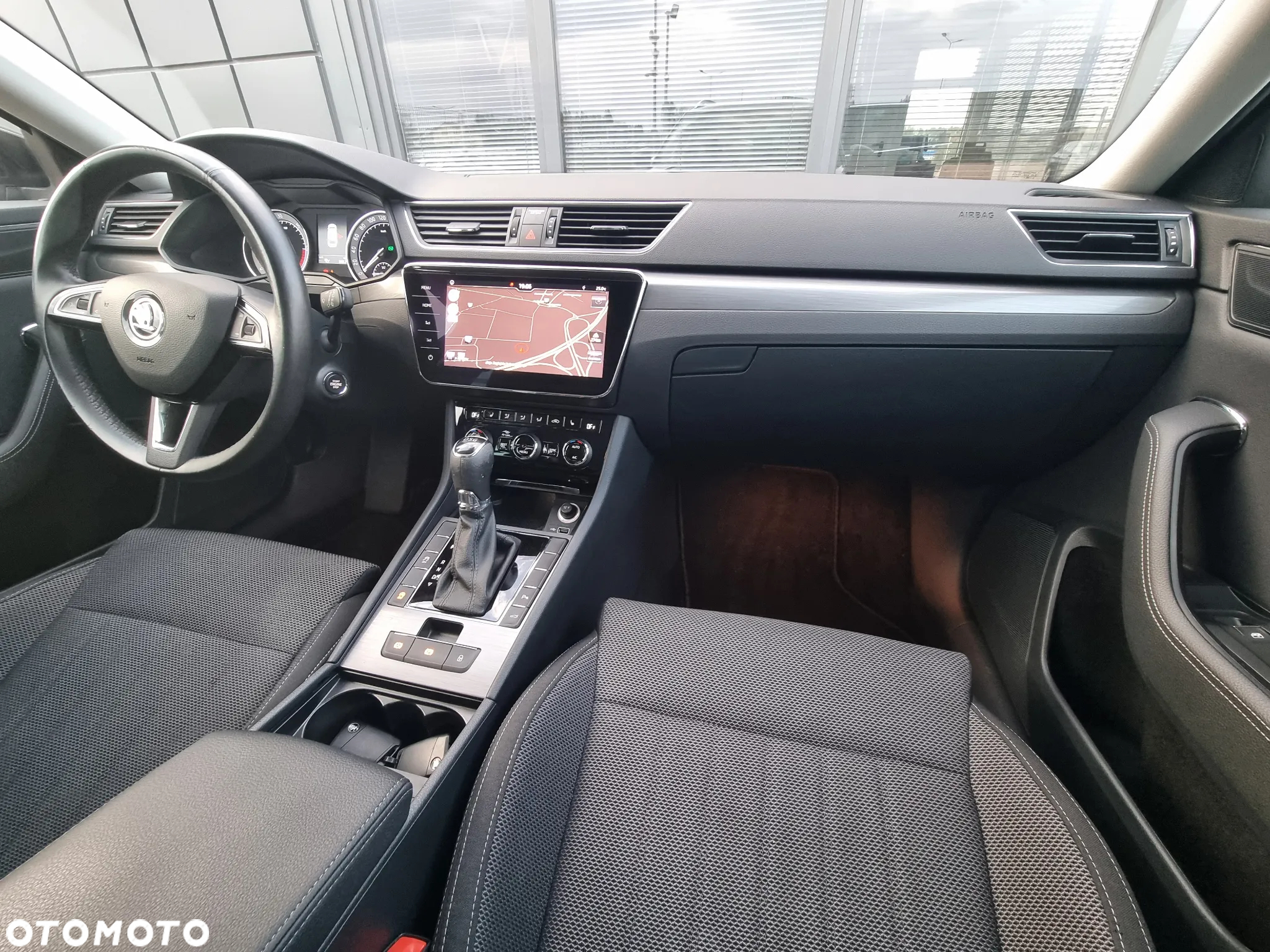Skoda Superb 2.0 TDI SCR Style DSG - 39