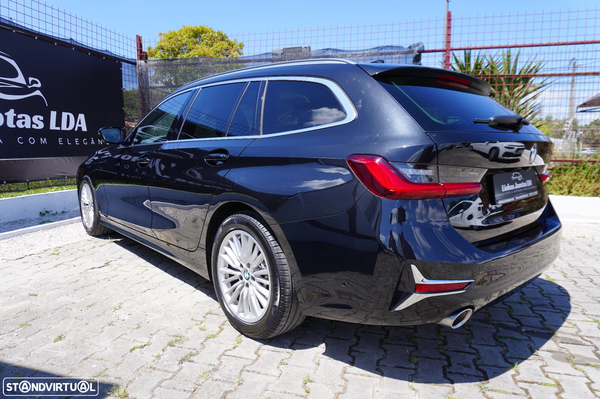 BMW 330 e Touring Line Luxury Auto - 2