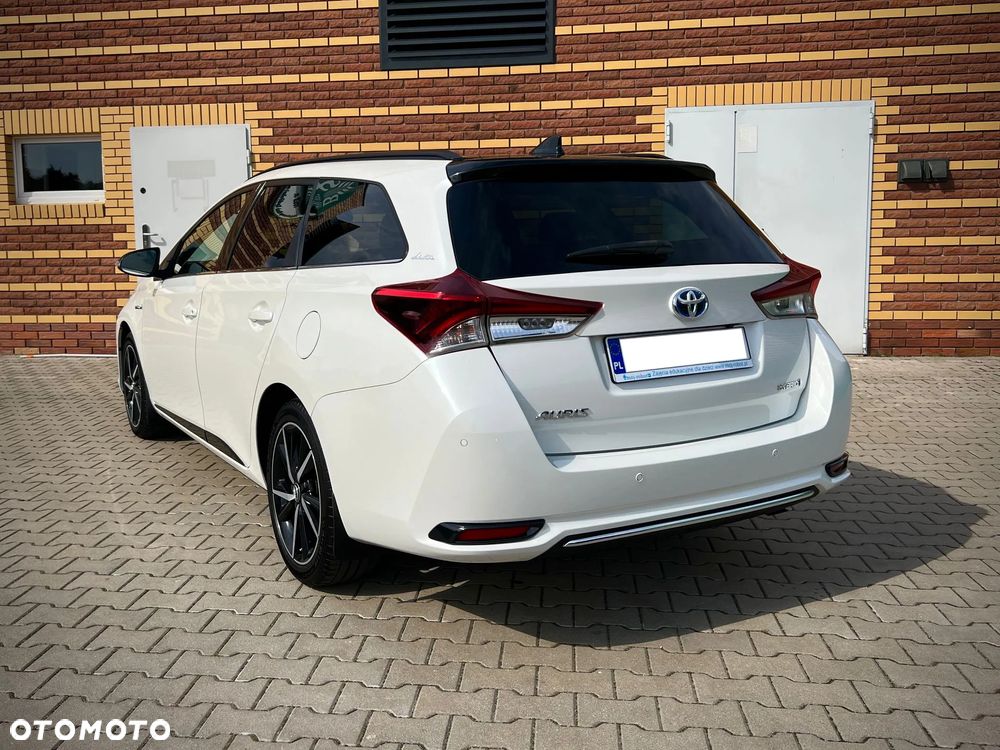 Toyota Auris Hybrid 135 Selection - 3