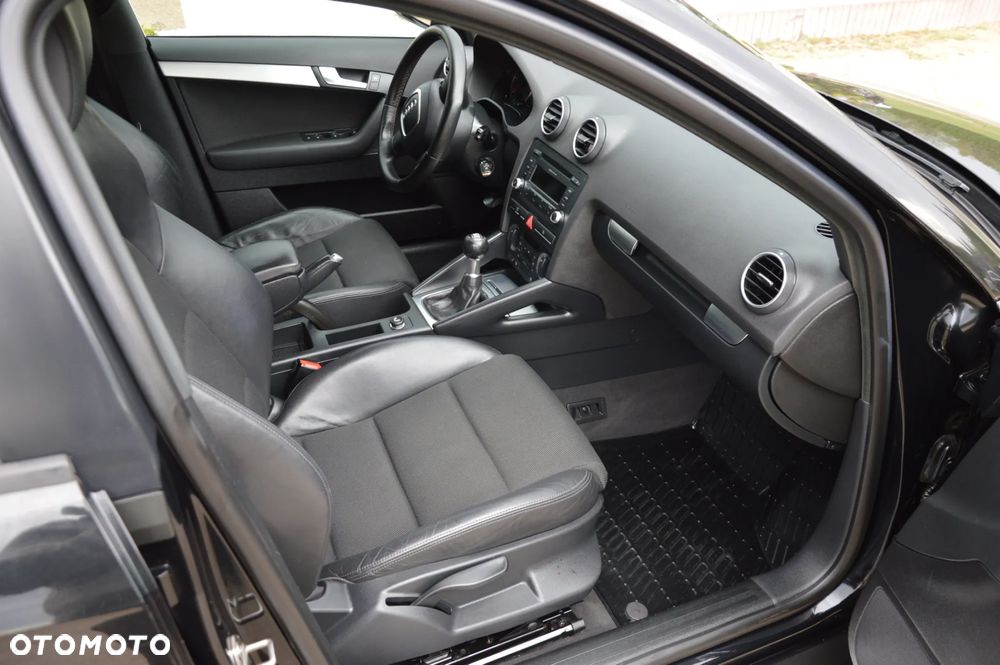 Audi A3 Sportback 2.0 TDI DPF S line Sportpaket plus - 17