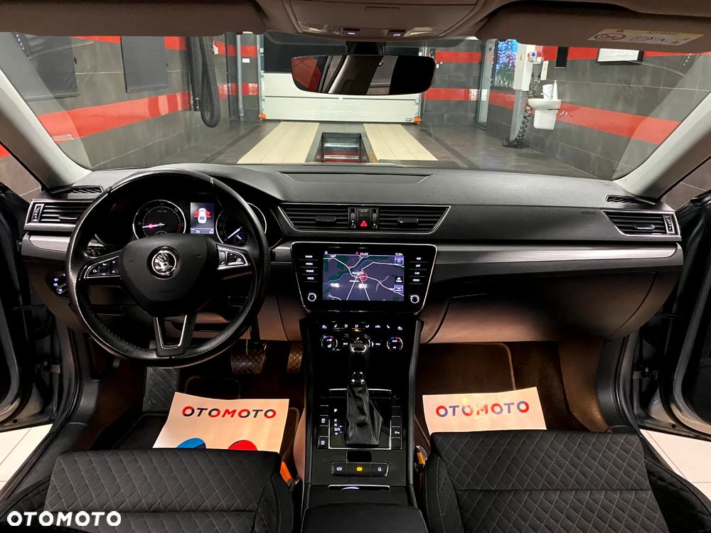 Skoda Superb 2.0 TDI DSG Premium Edition - 19