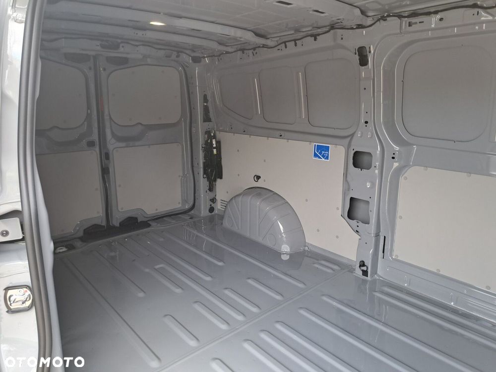 Volkswagen Transporter - 11