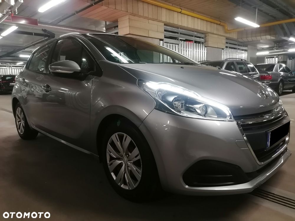 Peugeot 208 - 6