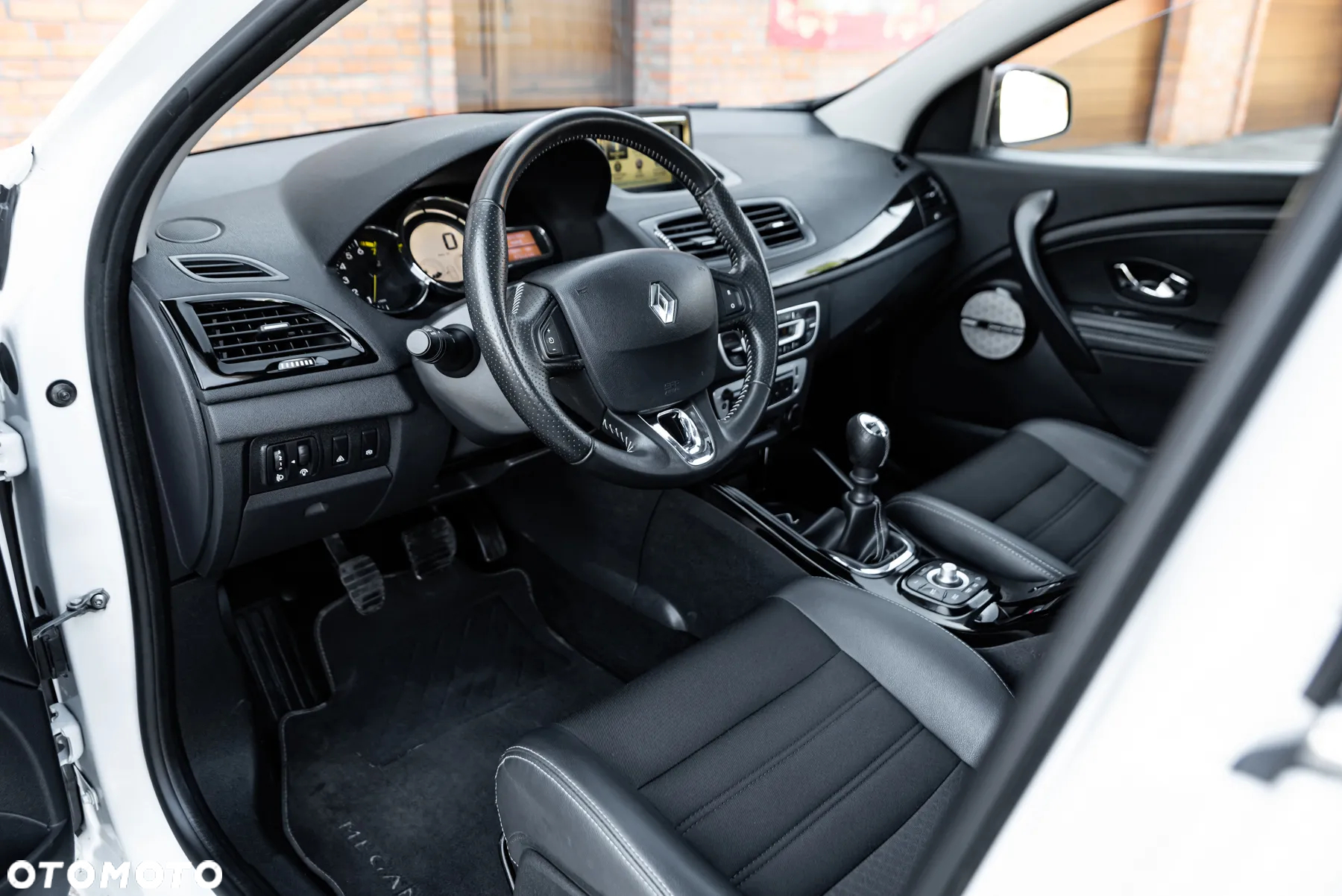 Renault Megane Grandtour ENERGY TCe 130 BOSE EDITION - 5