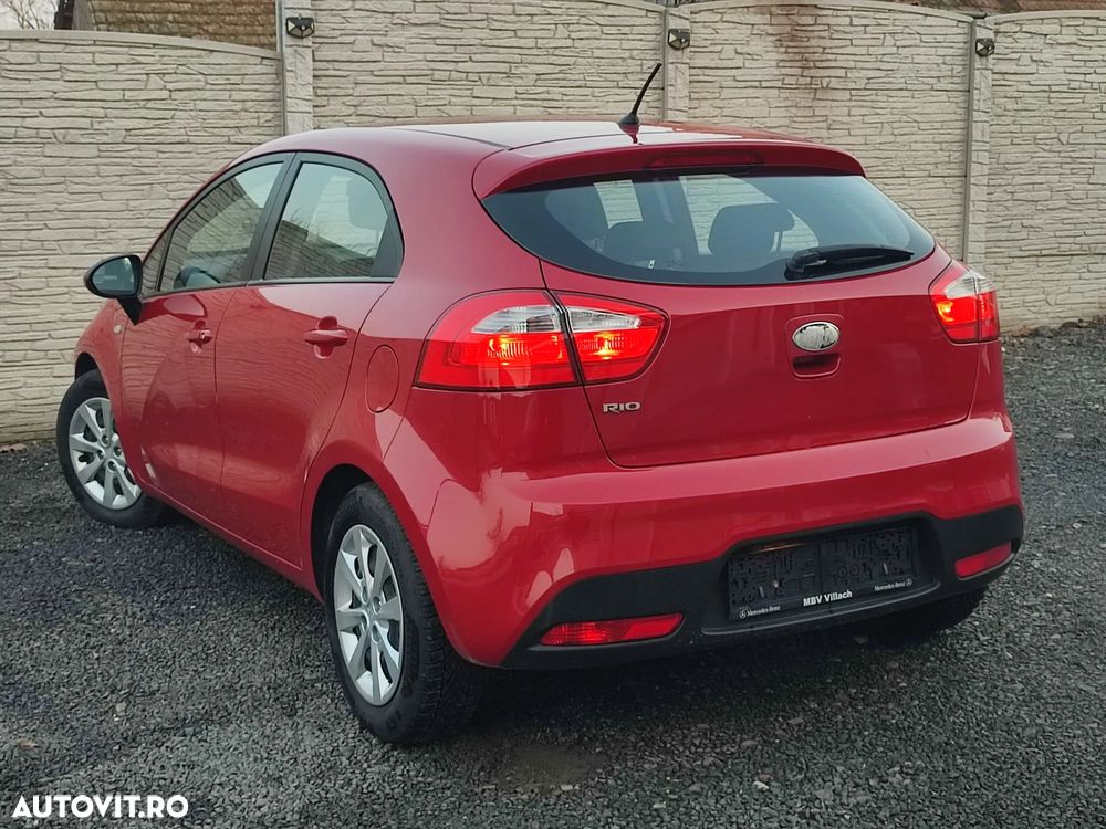 Kia Rio - 4