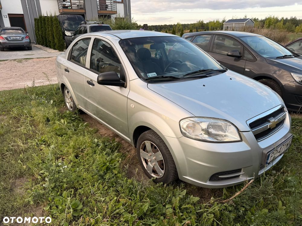 Chevrolet Aveo - 4