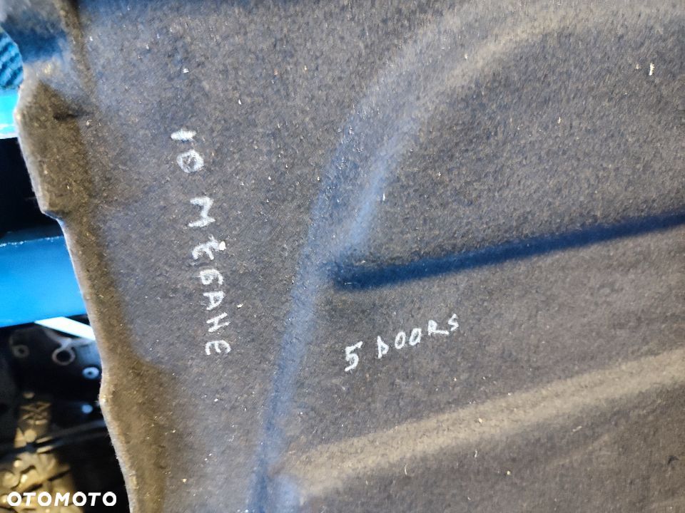 RENAULT MEGANE III HB Półka bagażnika  08-2015 5drzwi - 3