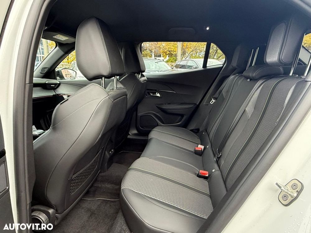 Peugeot 2008 1.2 L PureTech STT EAT8 GT Line - 9