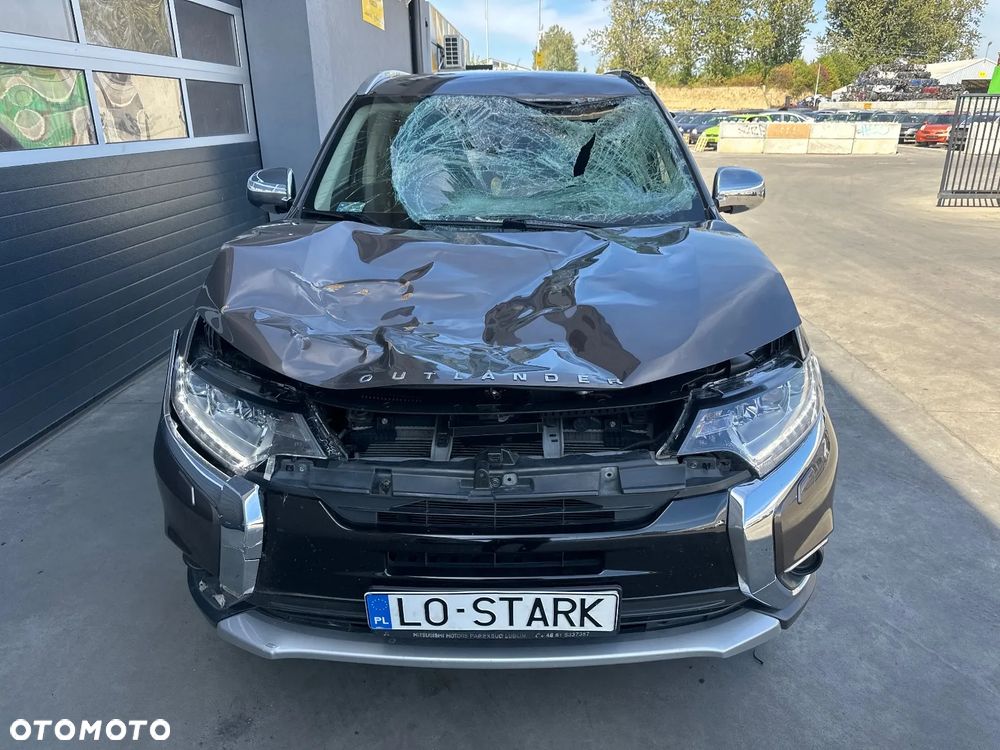 Mitsubishi Outlander 2.0 City Style 2WD - 2