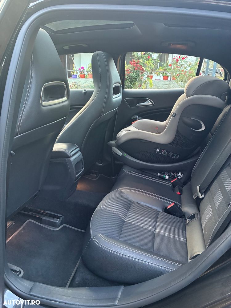 Mercedes-Benz GLA - 16