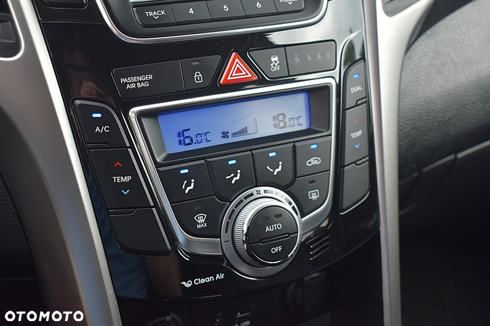 Hyundai i30 1.6 CRDI Trend - 24