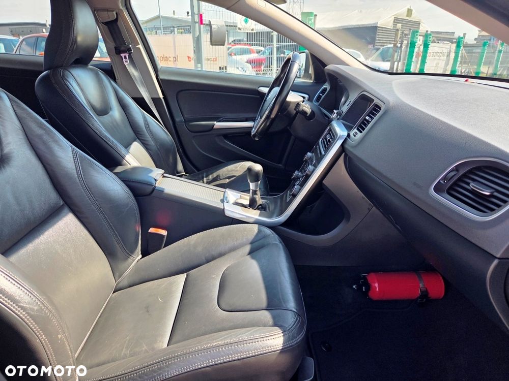 Volvo S60 DRIVe Momentum - 28