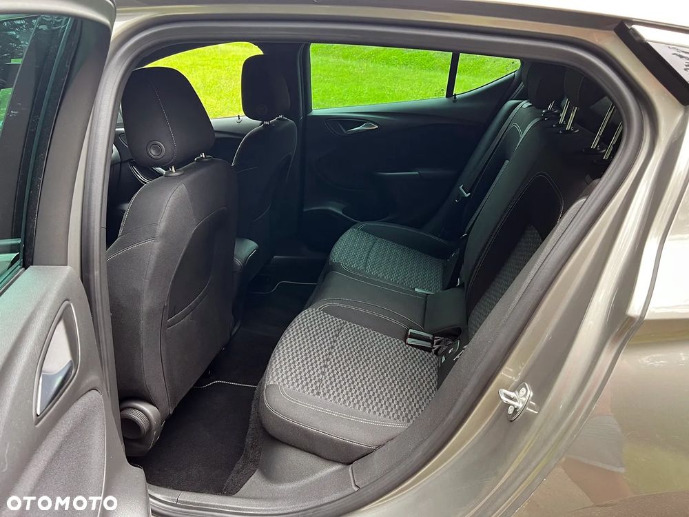 Opel Astra 1.4 Turbo Innovation - 17