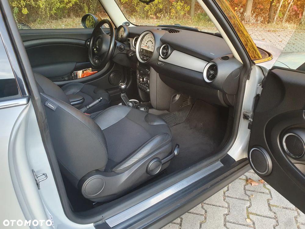 MINI Cooper Standard - 25