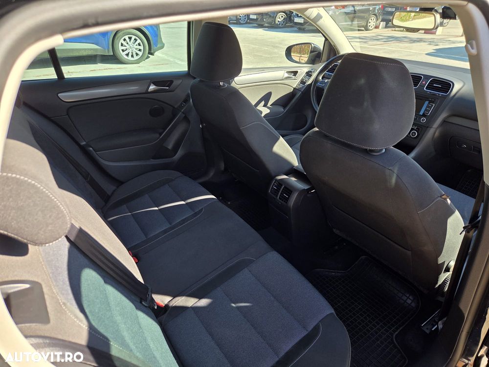 Volkswagen Golf 1.6 TDI DPF BlueMotion Technology Highline - 10