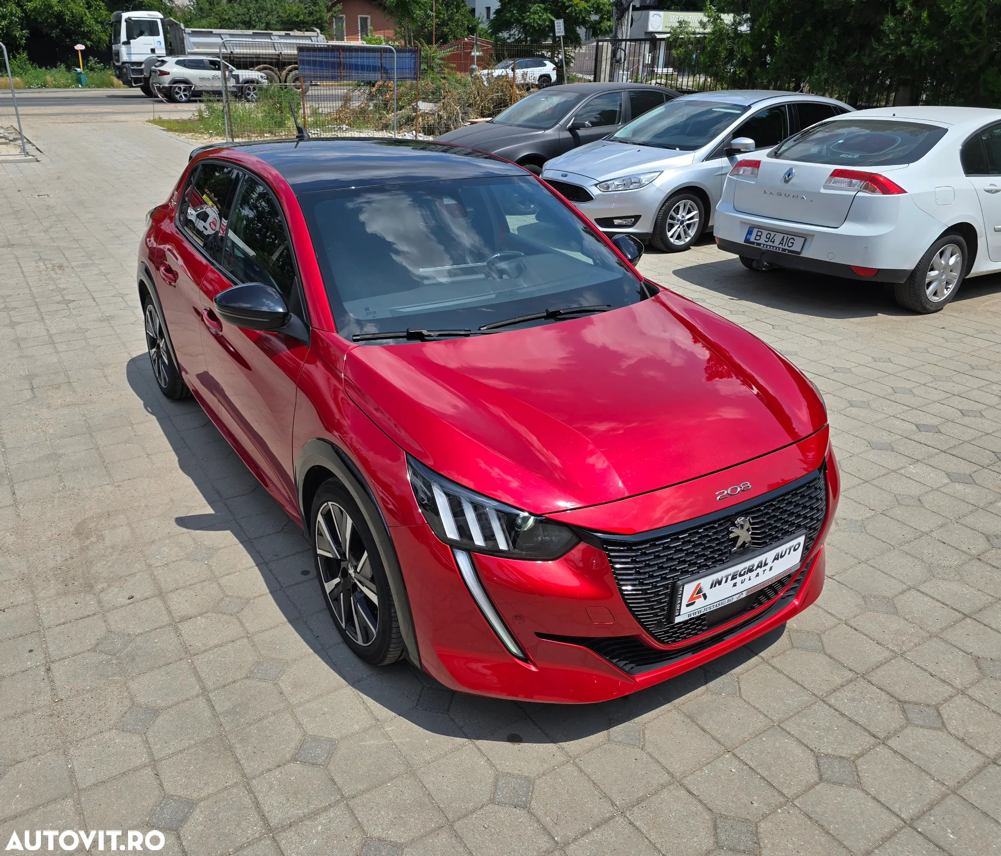 Peugeot 208 1.2 L PureTech STT EAT8 GT Line - 31