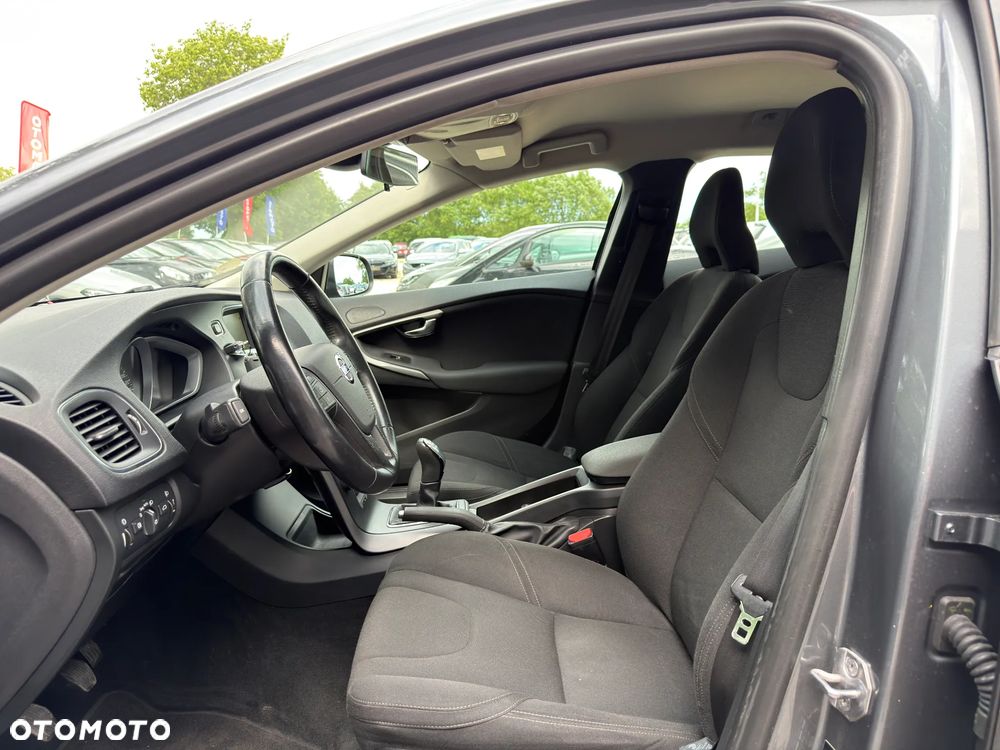 Volvo V40 D2 R-Design Momentum - 27