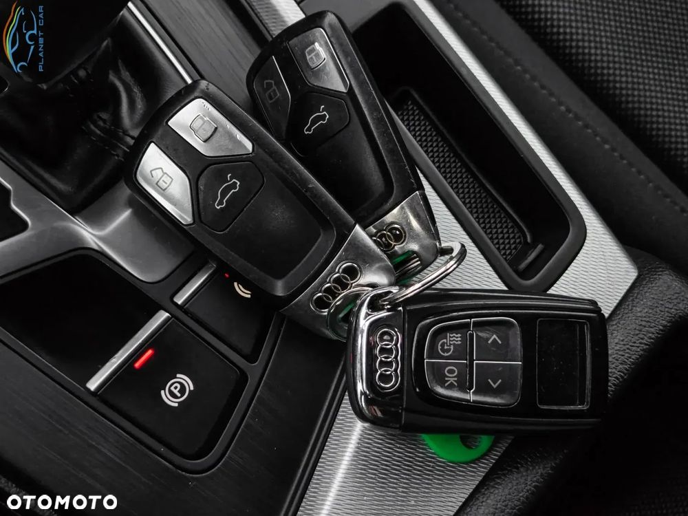 Audi A4 Avant 2.0 TDI ultra S tronic sport - 39