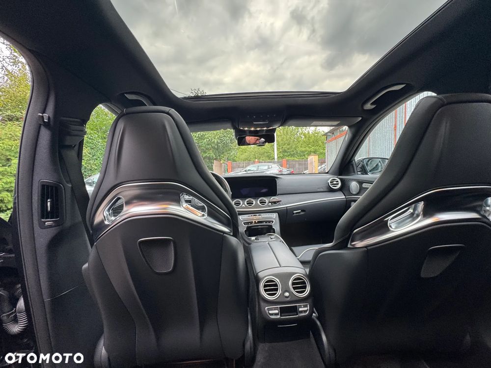 Mercedes-Benz Klasa E - 9